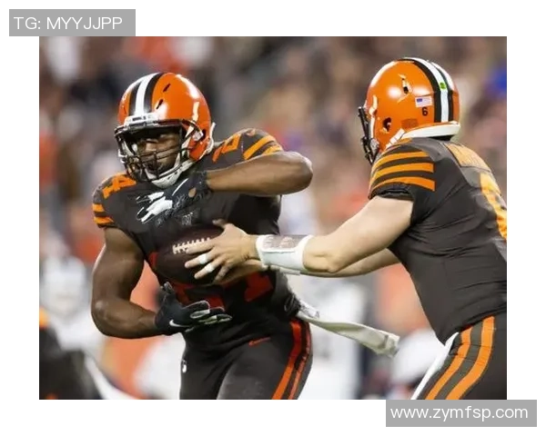 南国老鹰与米切尔顿激战正酣谁能在赛场上笑到最后