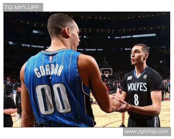 拉文与戈登的精彩对决解说分析与赛场瞬间回顾